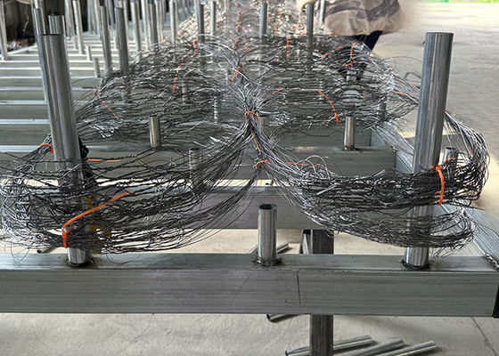 Warfare Anti-Tank Barrier Wire Mesh Security Interception Track