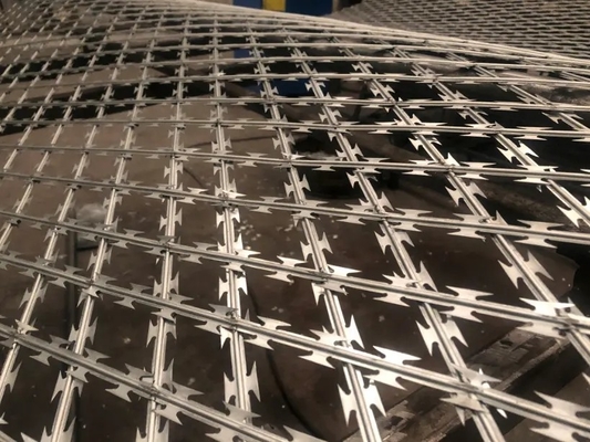 Hot Dip Galvanized Razor Barbed Wire für die Schutzisolation