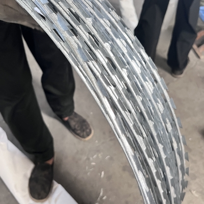 BTO-22 Razor Wire für Explosionssicherheit Mesh Gabion Container Anti-Impact Hot Dip Galvanized Abwehrschranken
