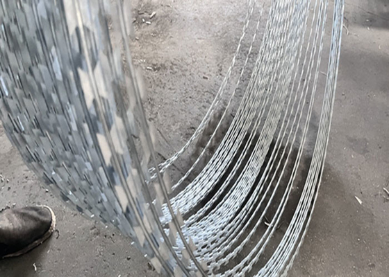 Neue Art von Schutznetz Spirale Durchmesser Rasier Stacheldraht für Sicherheitsanlagen