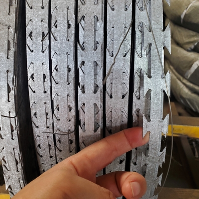 Rasierschnurzaunroll BTO-22 Galvanisiertes Rasierschnurzaun Spezifikation und Arten