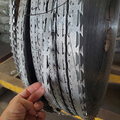 Fechten Bto-30 Stacheldraht und Rasierdrahtnetz Galvanisierter Stahl