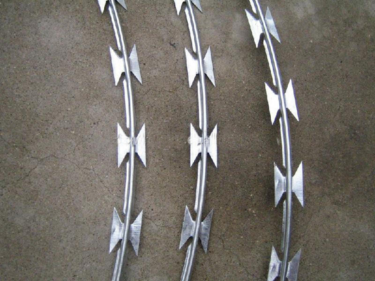 96 Vögel galvanisierten 3 Reihen überlagern Hühnerkäfig