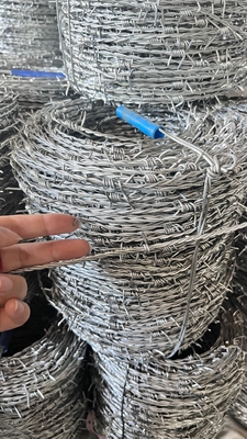 Stacheldraht Sicherheitszaun Sicherheit Stacheldraht Klinge Stacheldraht Stacheldraht Verzinkte Stacheldraht Farmzaun Stacheldraht Stacheldraht Rollen für Rinder