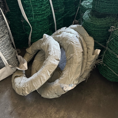 125 Stacheldraht 25mm Stacheldraht 400kgf Stacheldraht Stacheldraht Stacheldraht Dreh Stacheldraht Stacheldraht Zaun galvanisierte Stacheldraht Halterungen