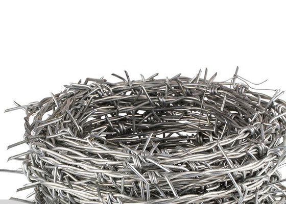 1.8mm Doppelstrang Traditionelle Dreh- heiß getauchte galvanisierte Stahl Stacheldraht Spulen