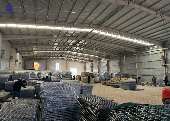Hot Dip Galvanized Welded Wire Mesh Verteidigungsbarriere für Sicherheitszaun