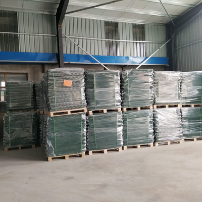Heiße galvanisierte Bastions-Sperre Mesh Welded Military Defensive Hesco boxt mit Geotextilien