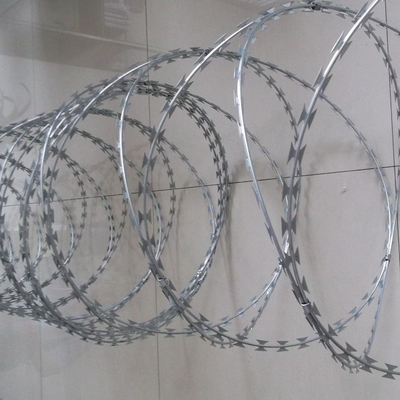 Großhandel Hot Galvanized Razor Stacheldraht Roll verwendet mit Chain Link Zaun