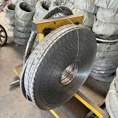 Razor Wire Galvanized Band Stacheldraht Helical Wasserdicht für sichere Standorte, Farm Zaun Außengarten Schutz