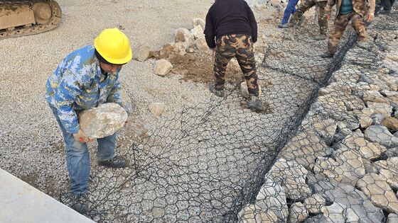 Fabrik wettbewerbsfähiger Preis 6*8cm Gewebe Gabion Boxen Galvanisierter Gabion Korb 2,2mm Gabion